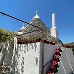Trulli Ulivi Дом отдыха Путиньяно