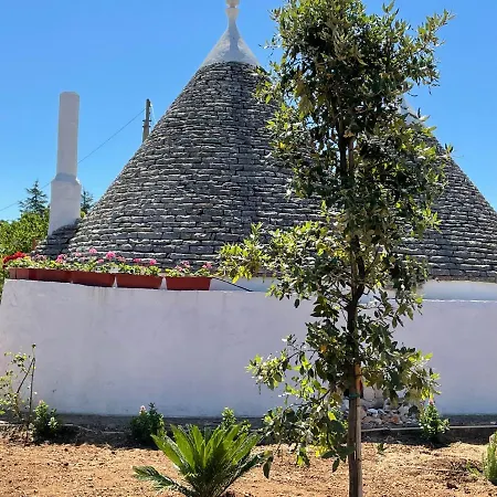 בית נופש Trulli Ulivi *